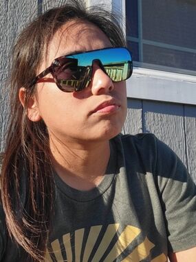 Meet your Posher, Mea